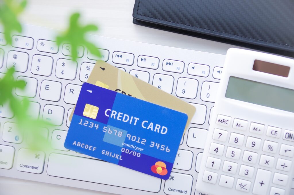 PayPayカードとイオンカードはどっちを選ぶべき？　クレジットカードナビ